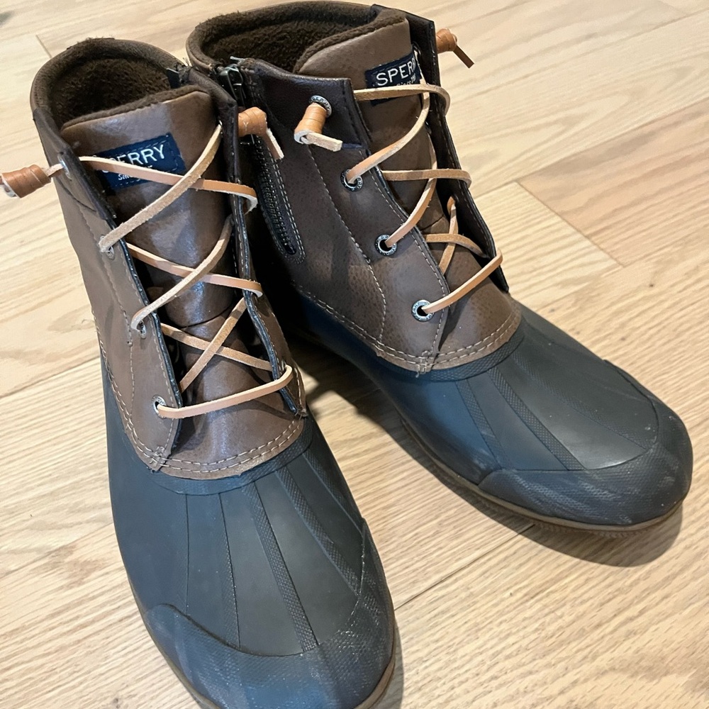 Sperry Women’s Saltwater Duck Boots Brown/Tan – Side Zip – Size 9